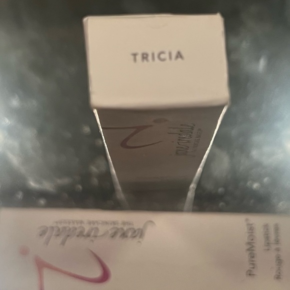 Jane Iredale PureMoist Lipstick - Tricia New - Picture 5 of 7